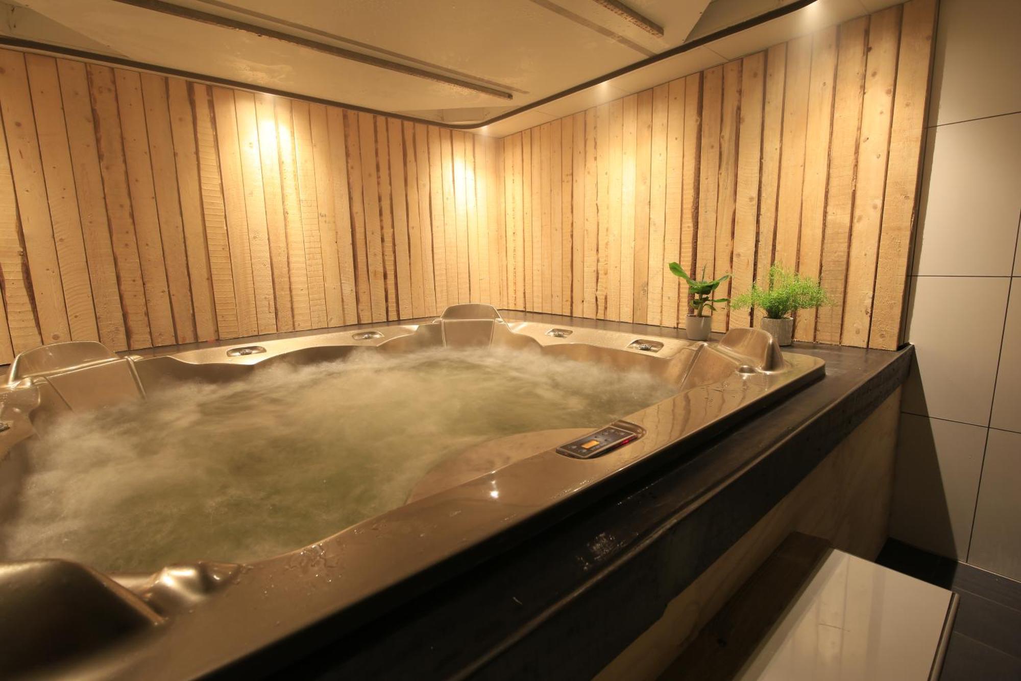 Luxus Familienvilla Mit Jacuzzi & Sauna Tzummarum Kültér fotó