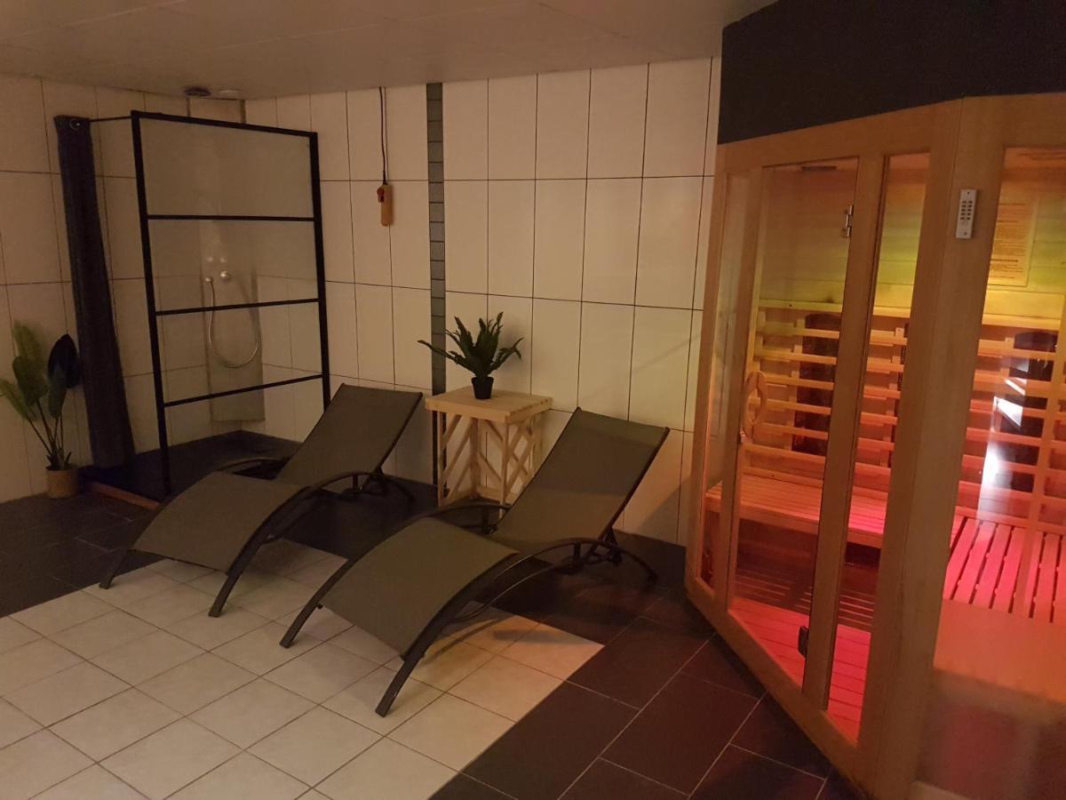 Luxus Familienvilla Mit Jacuzzi & Sauna Tzummarum Kültér fotó